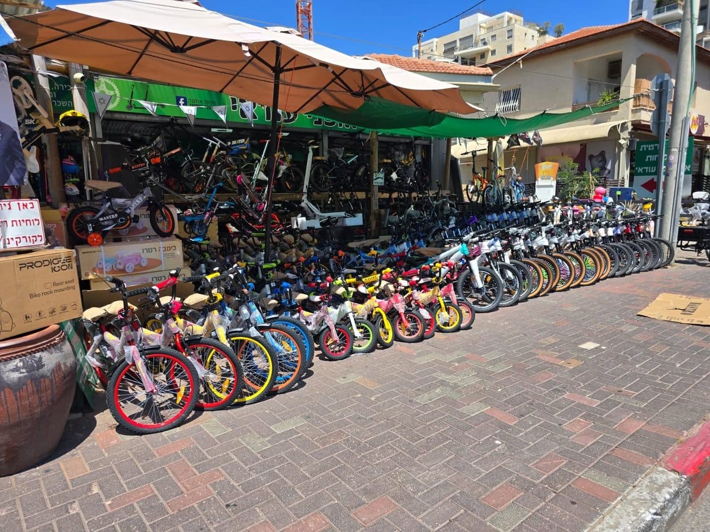 חזית חנות אופני עודאי בדרך מגדיאל 3 בהוד השרון
